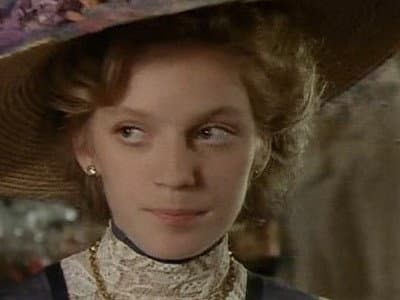 Still from Comings and Goings