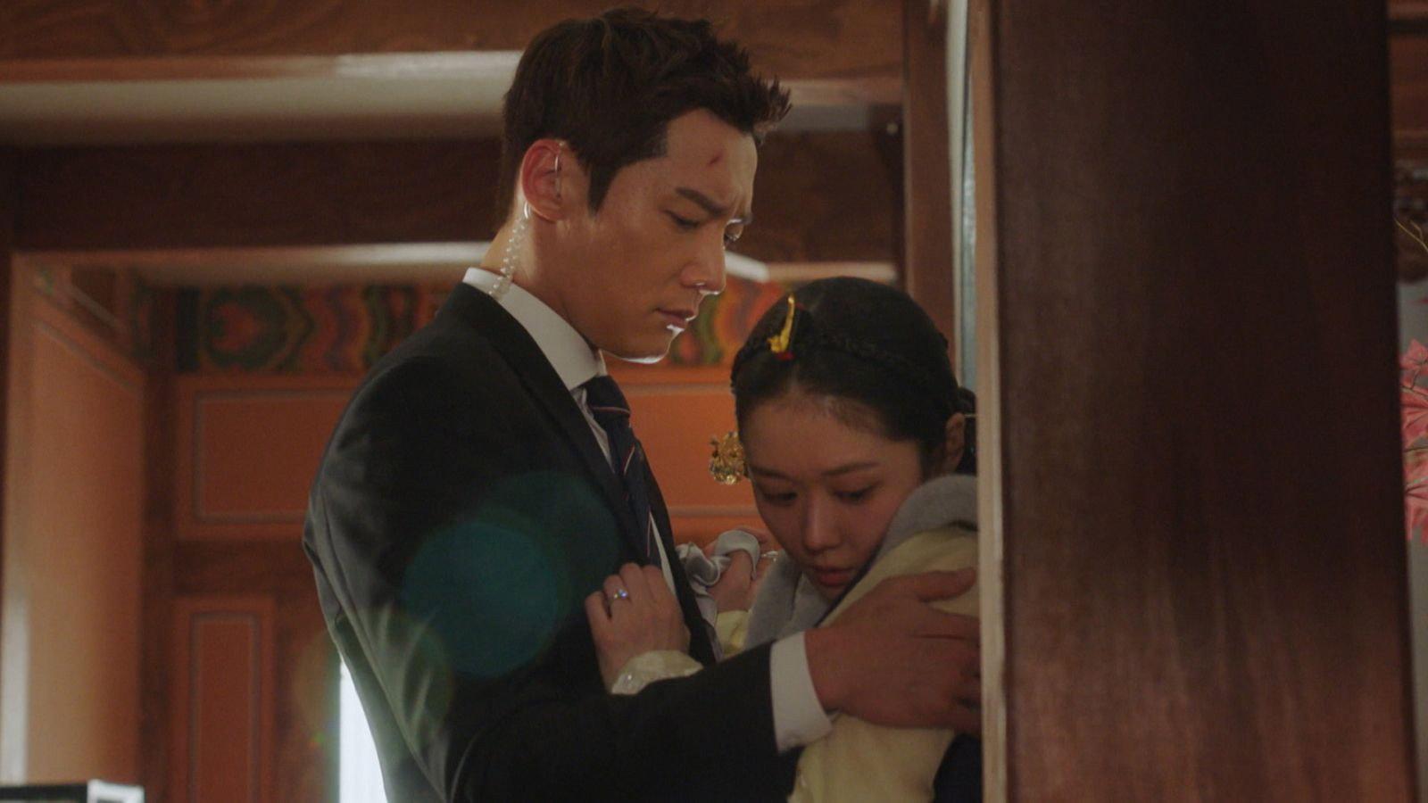 Still from The Empress Finds Out About the Emperor and Yu Ra