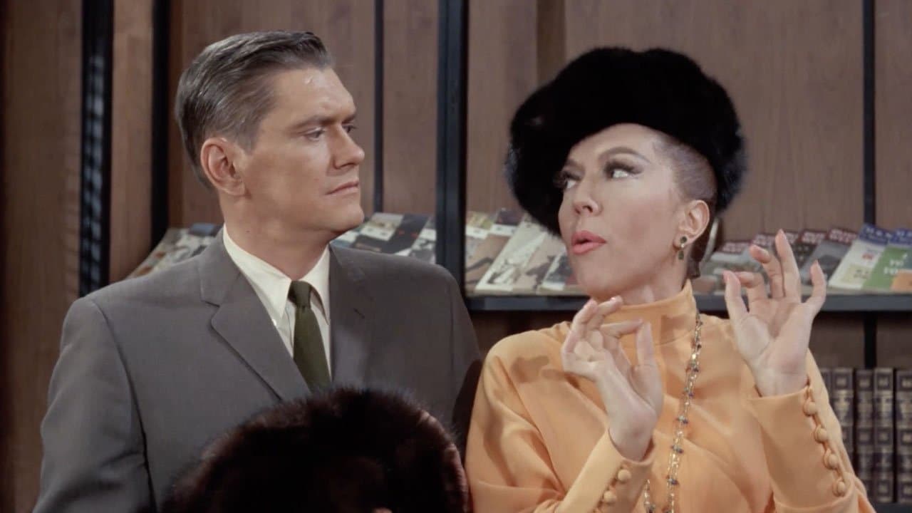 Still from How to Fail in Business With All Kinds of Help