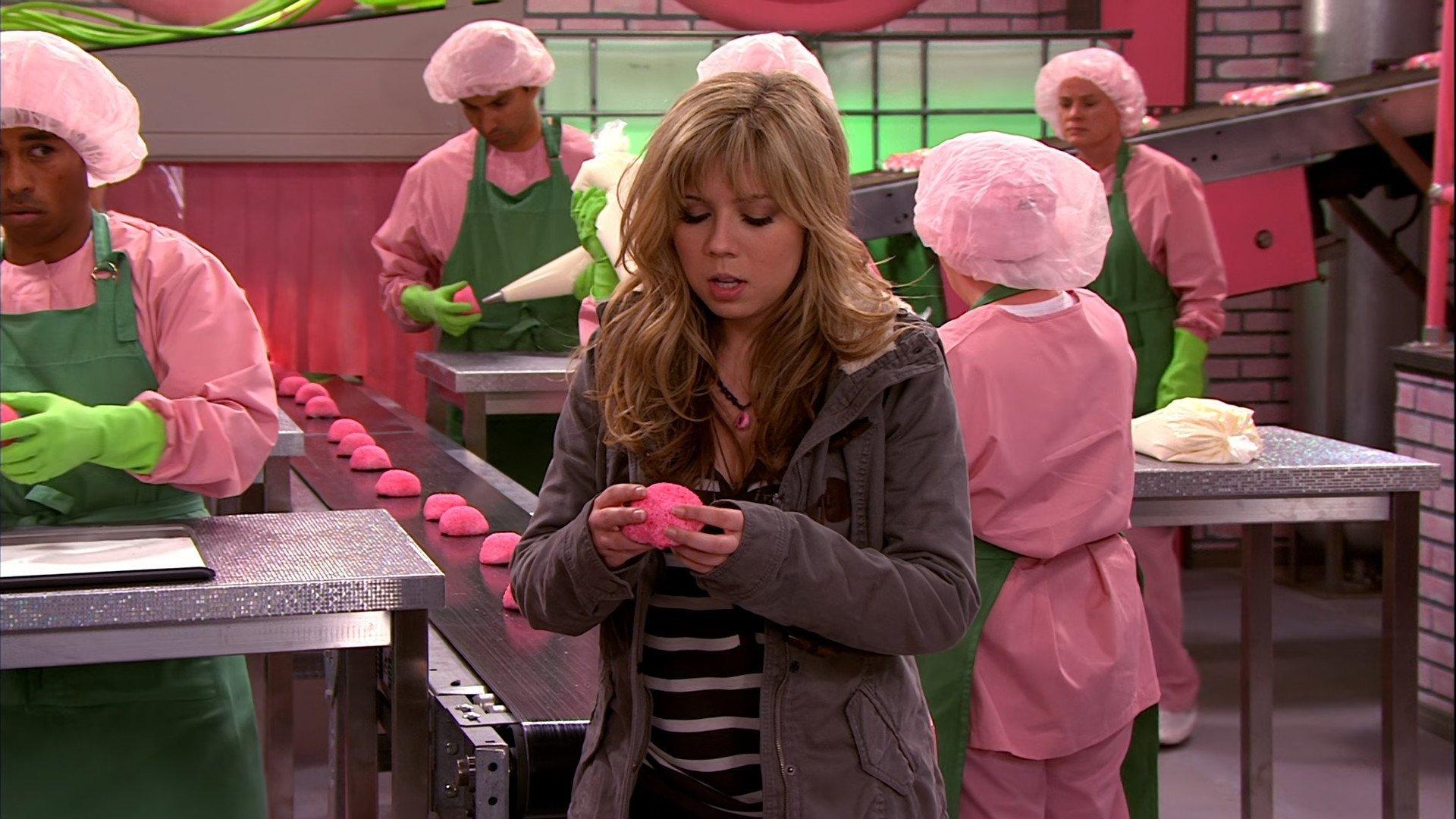 Still from iToe Fat Cakes