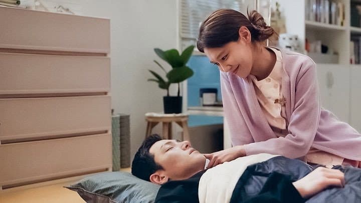 Still from Yeon-joo and Gyeo-re