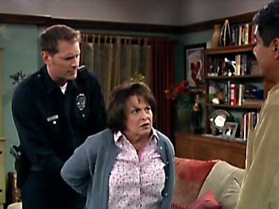 Still from George's Mom Faces Hard Tambien