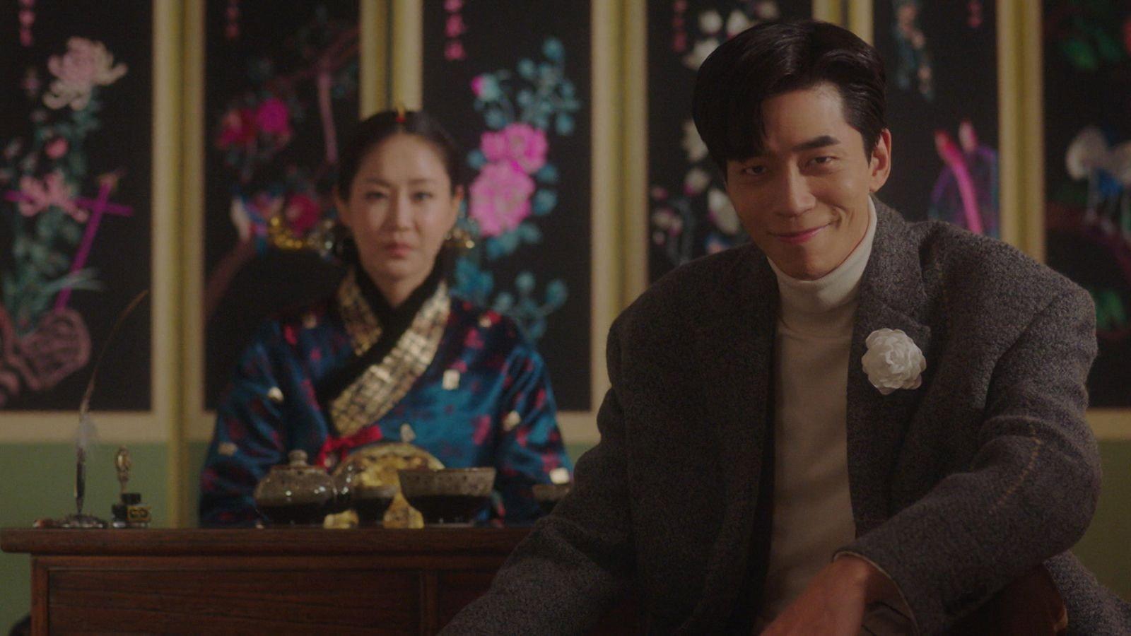 Still from The Empress Returns to the Palace