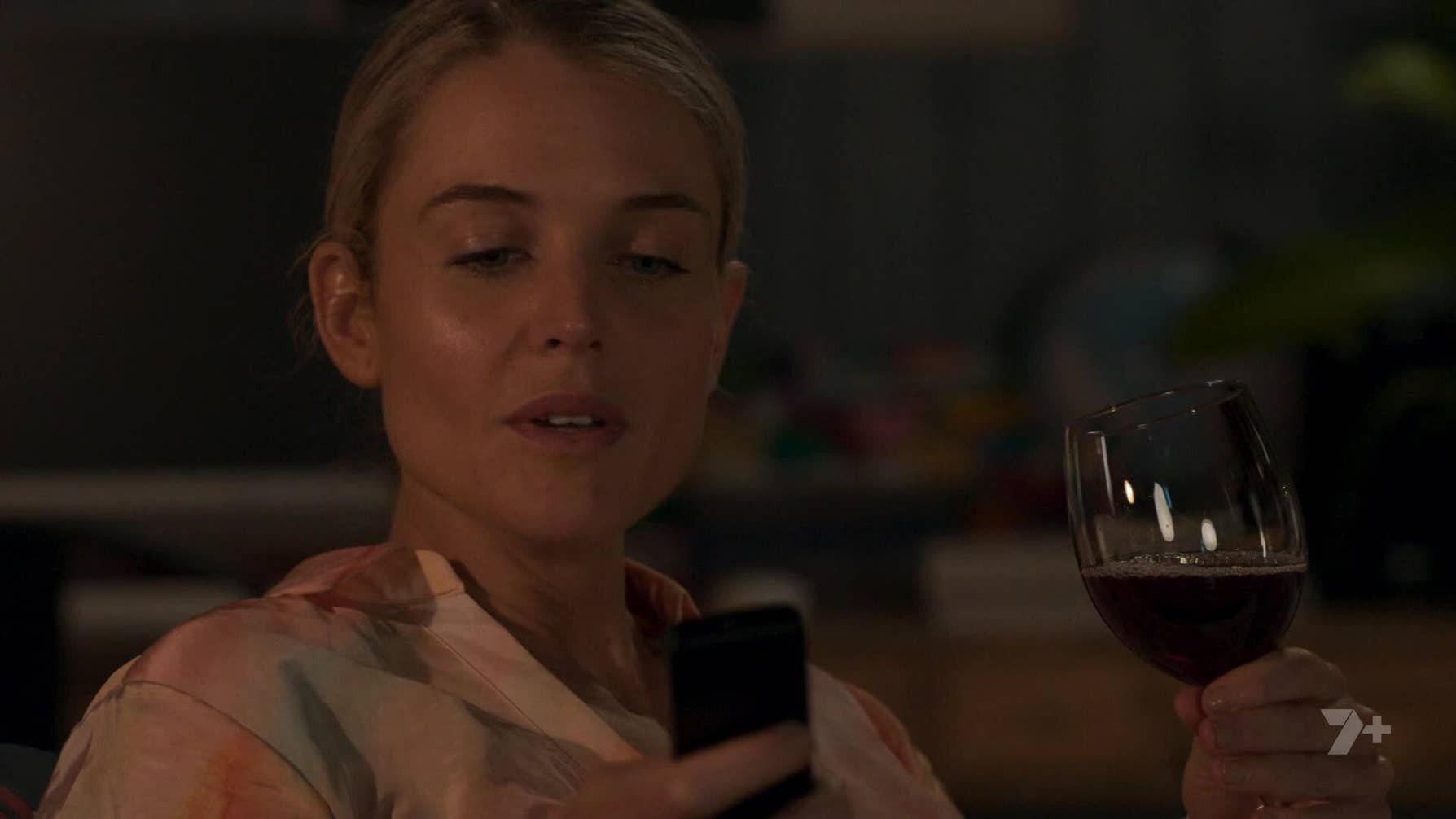 Still from Episode 8560