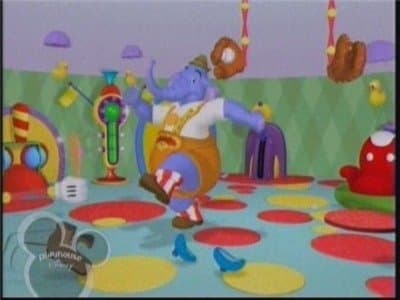Still from Mickey's Silly Problem