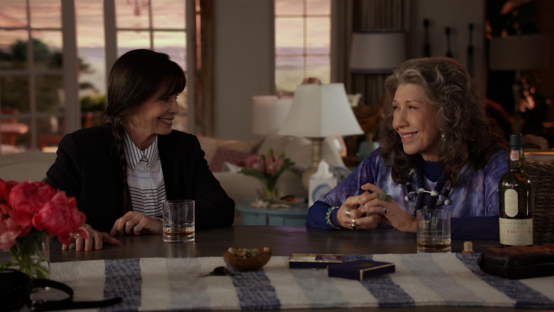 Still from The Hinge