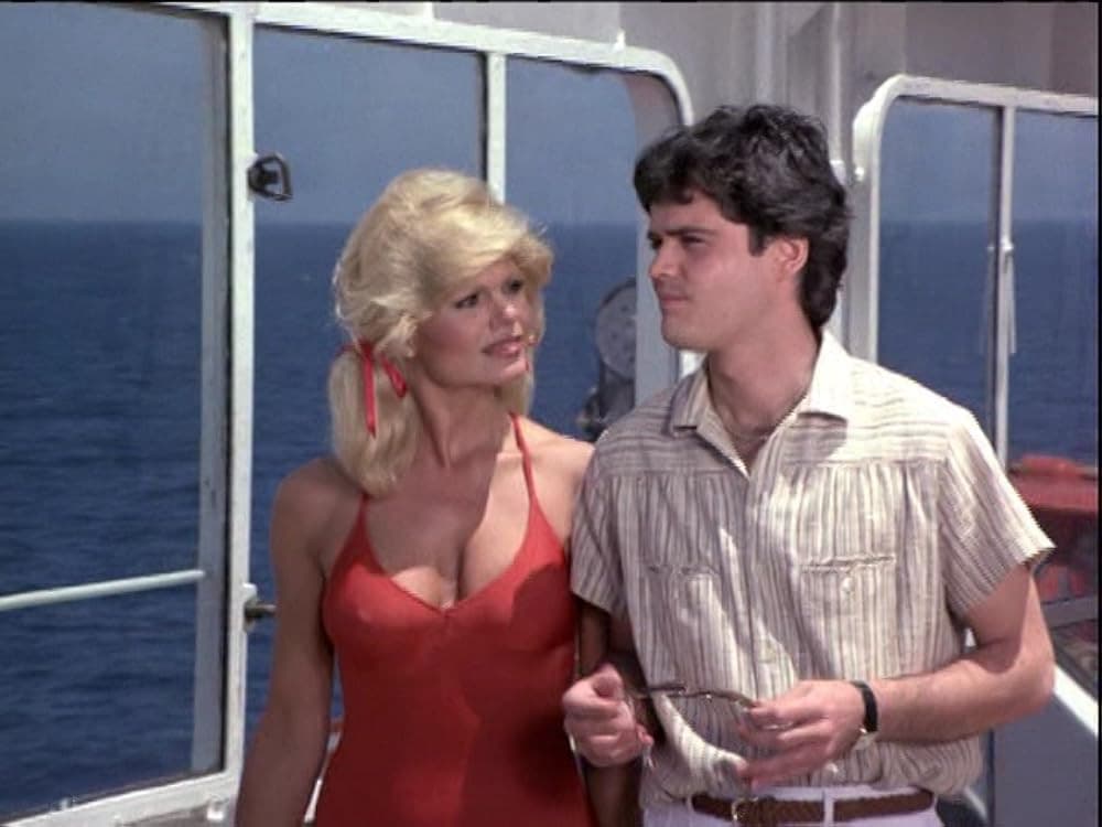 Still from Kinfolk/Sis and the Slicker/Moonlight and Moonshine/Too Close for Comfort/The Affair (1)