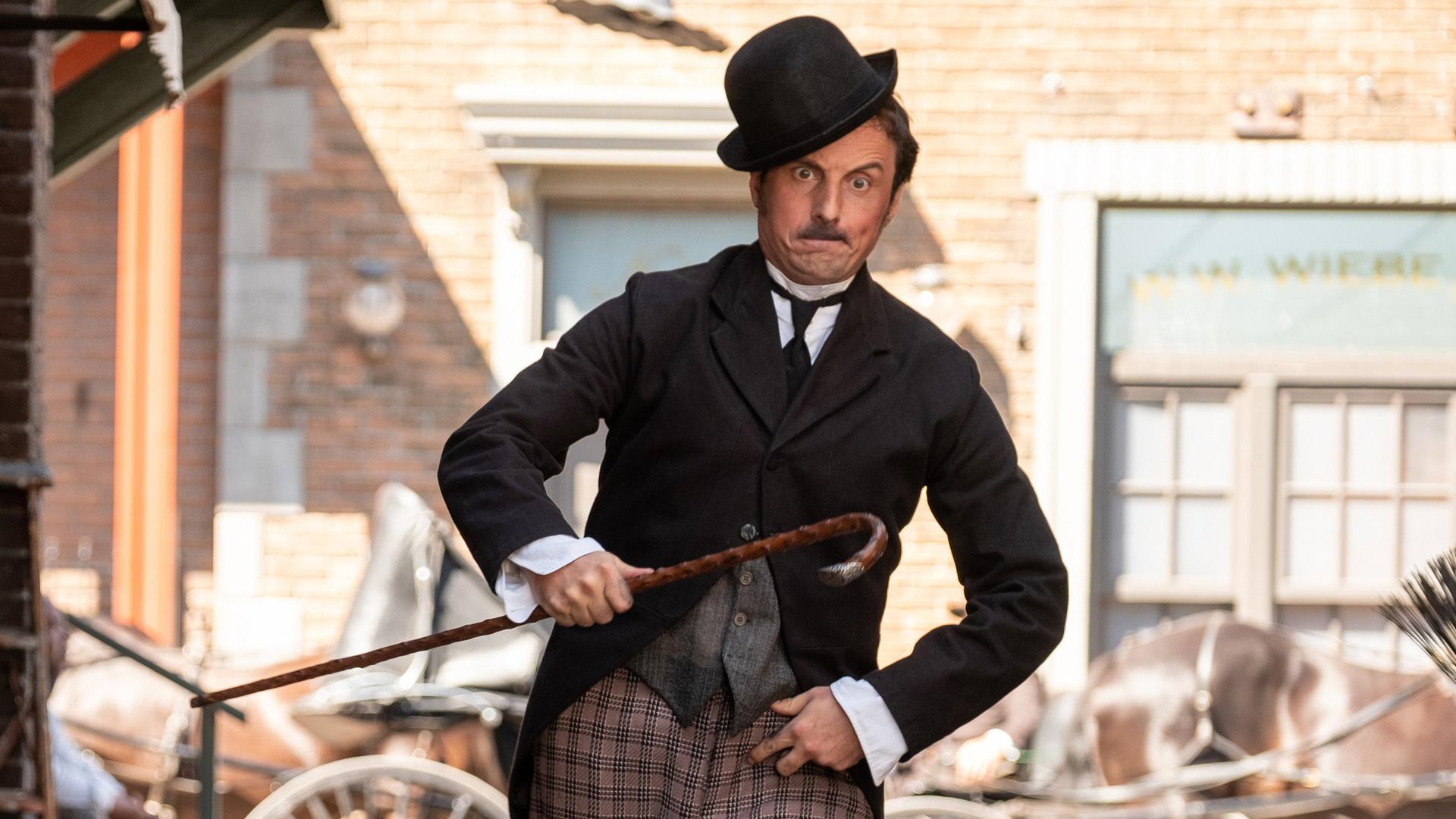 Still from Murdoch and the Tramp