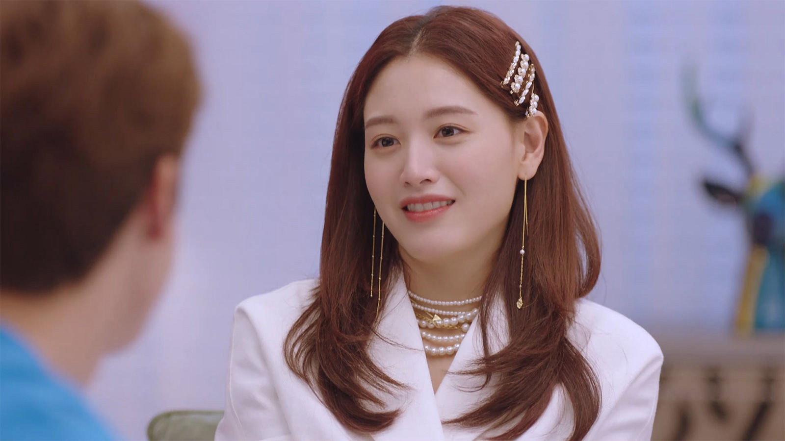 Still from Min Ik with the Jeong Family