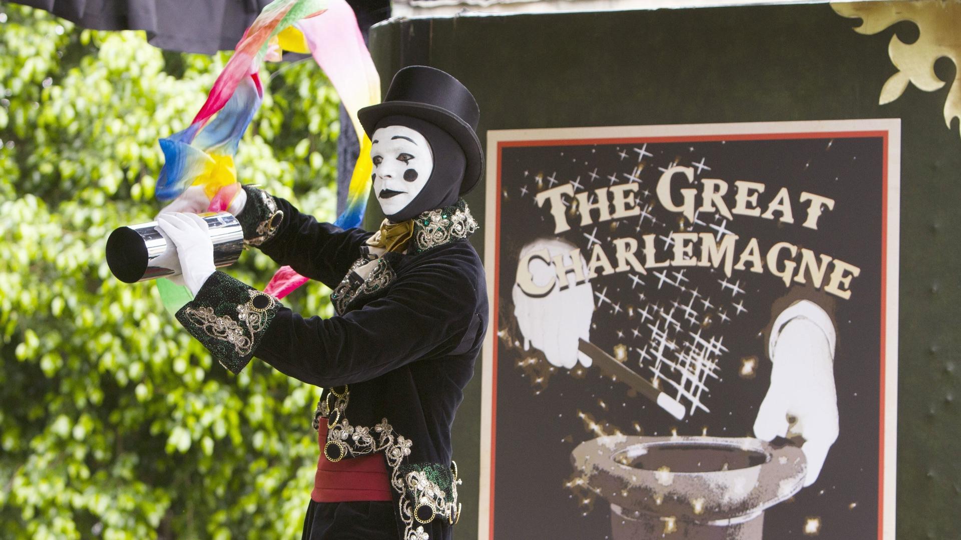 Still from Now You See Me, Now You Don't