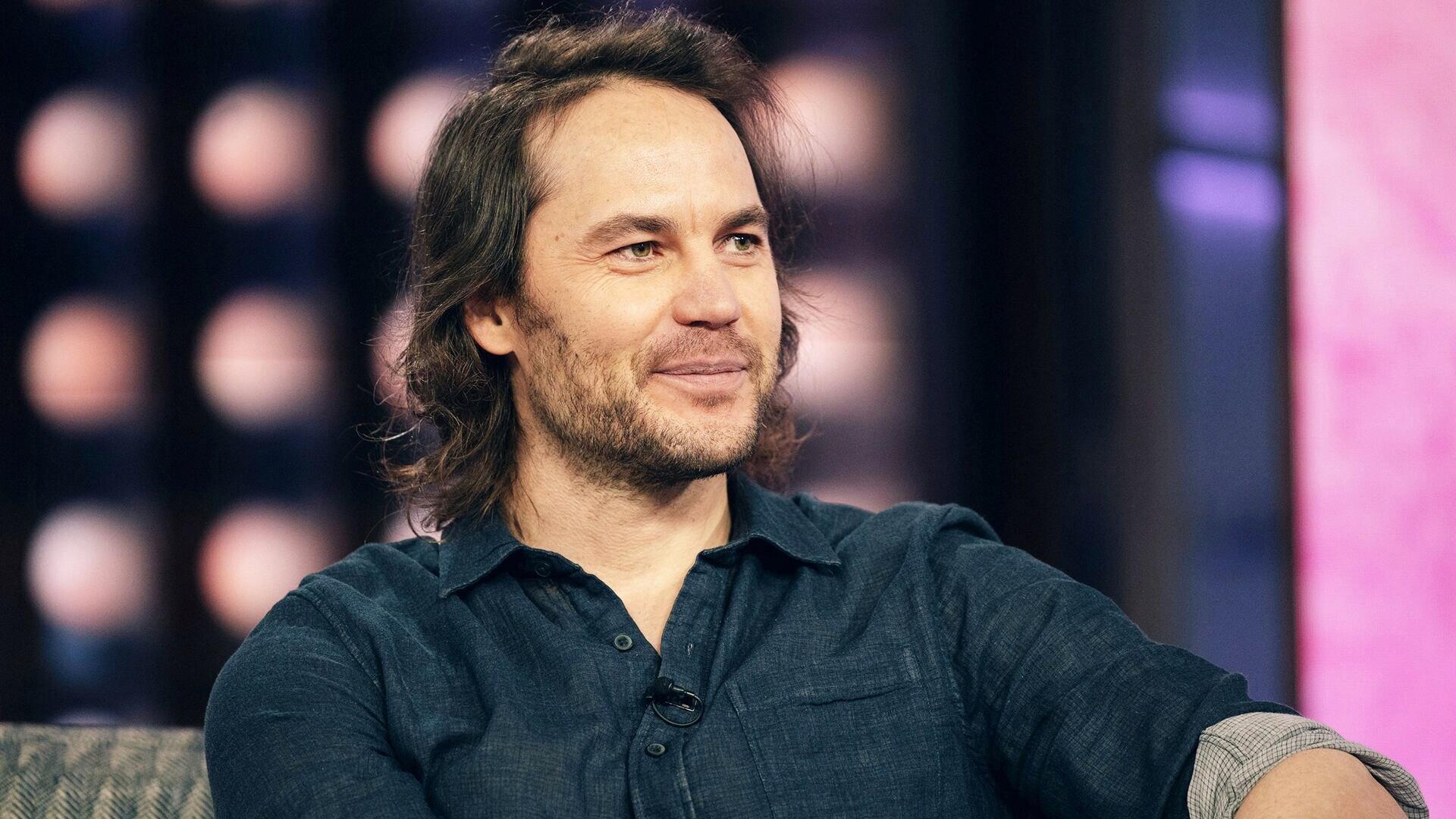 Still from Taylor Kitsch, Mel Robbins