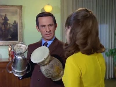 Still from Diamonds Are a Spy's Best Friend