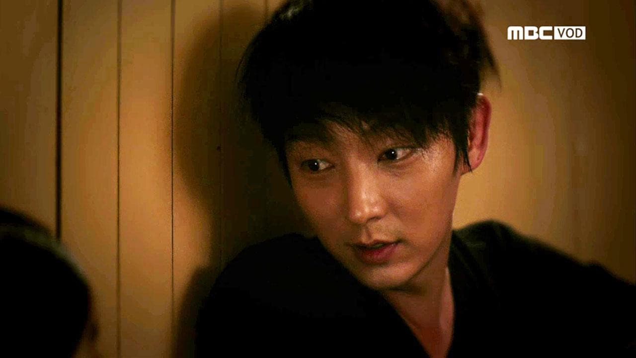 Still from Episode 2 - You can have the surgery in two weeks! Soo-jin, you can live!!