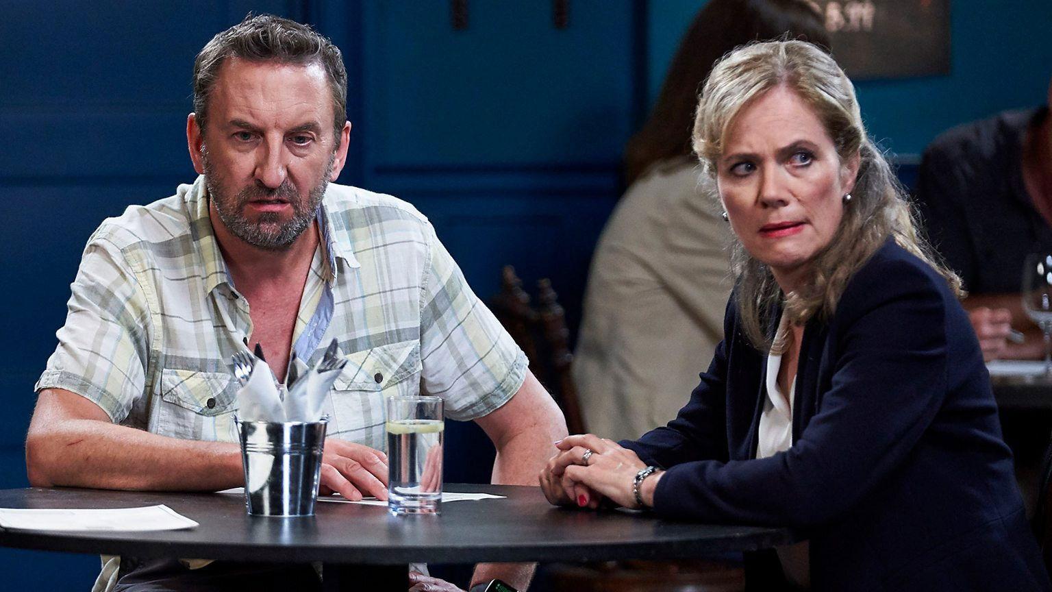 Still from Pub Quiz