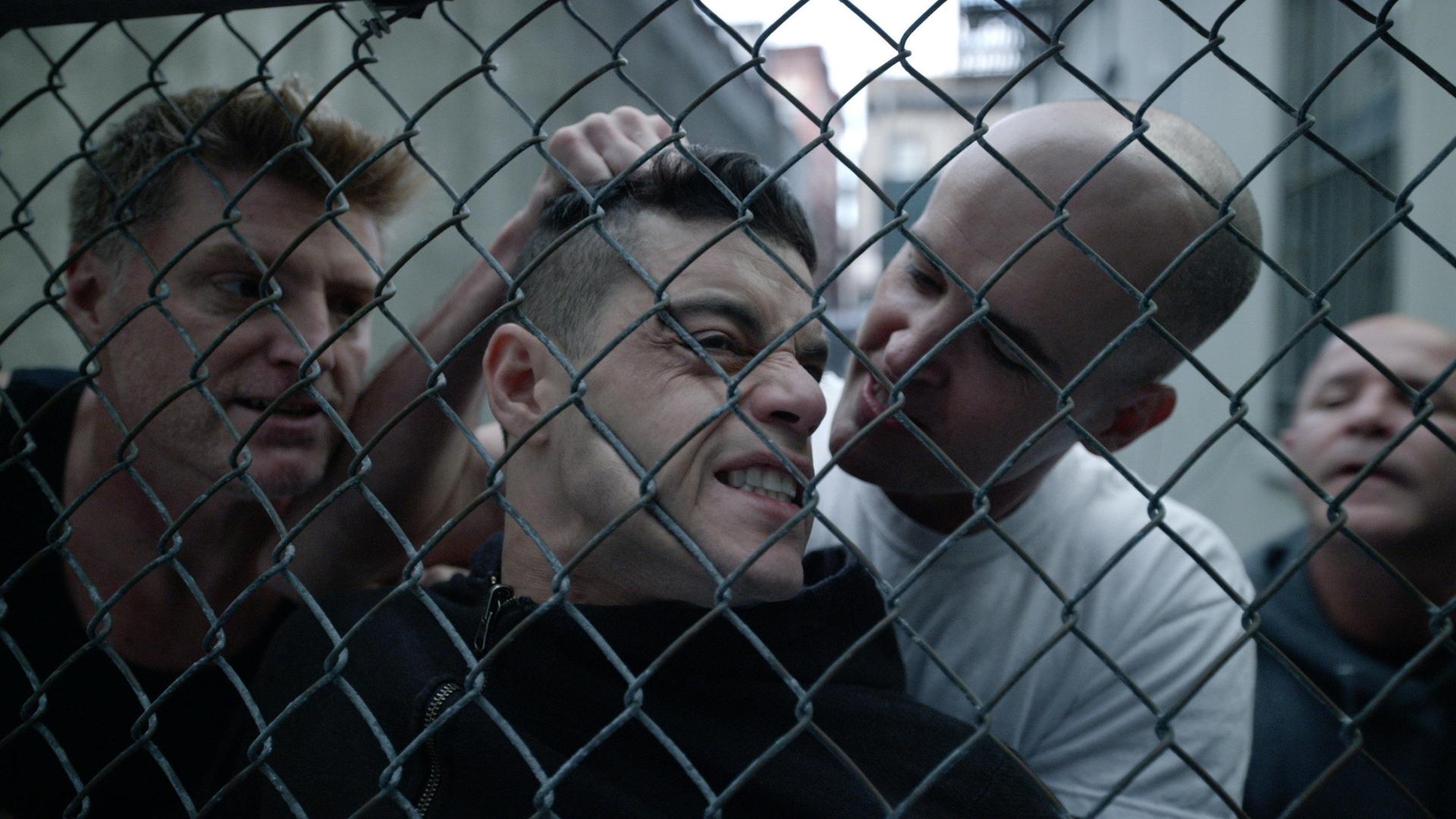 Still from eps2.5_h4ndshake.sme