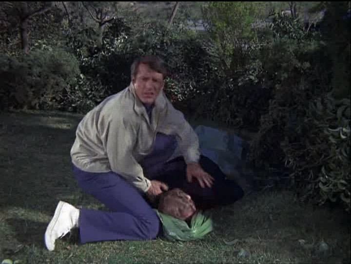 Still from If a Body See a Body
