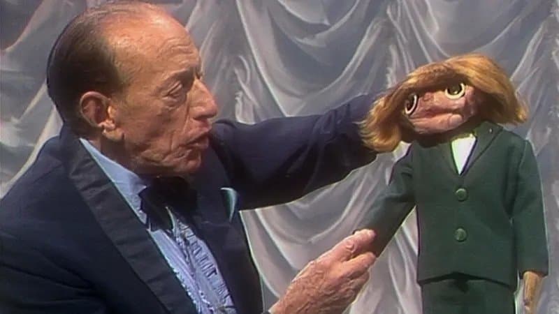 Still from Señor Wences