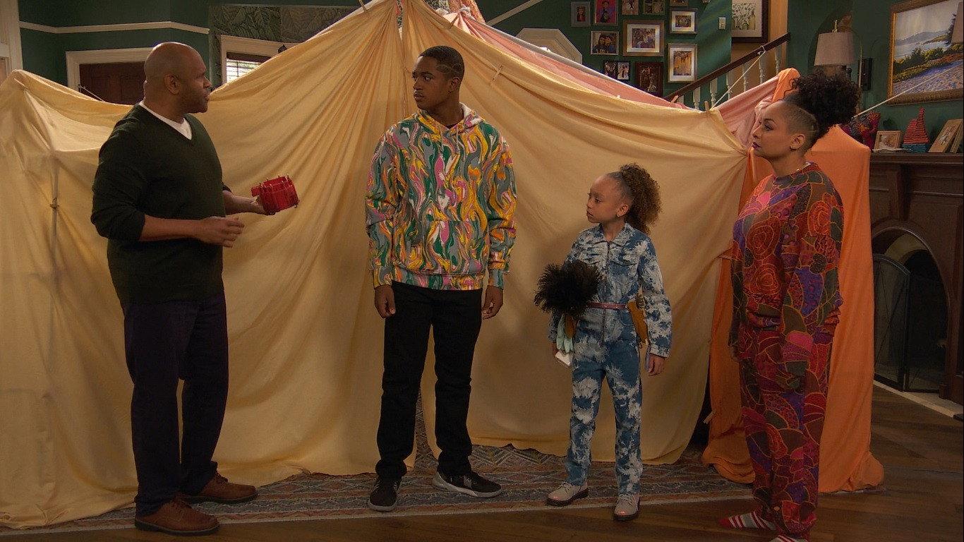 Still from Big Burger, Small Fry