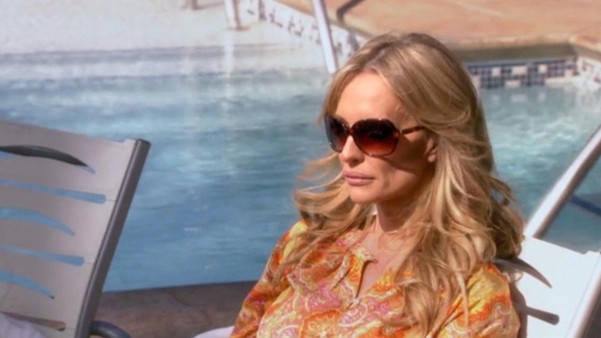 Still from Plenty of Baggage
