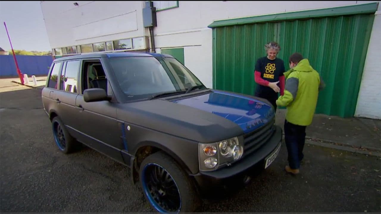 Still from Range Rover Vogue