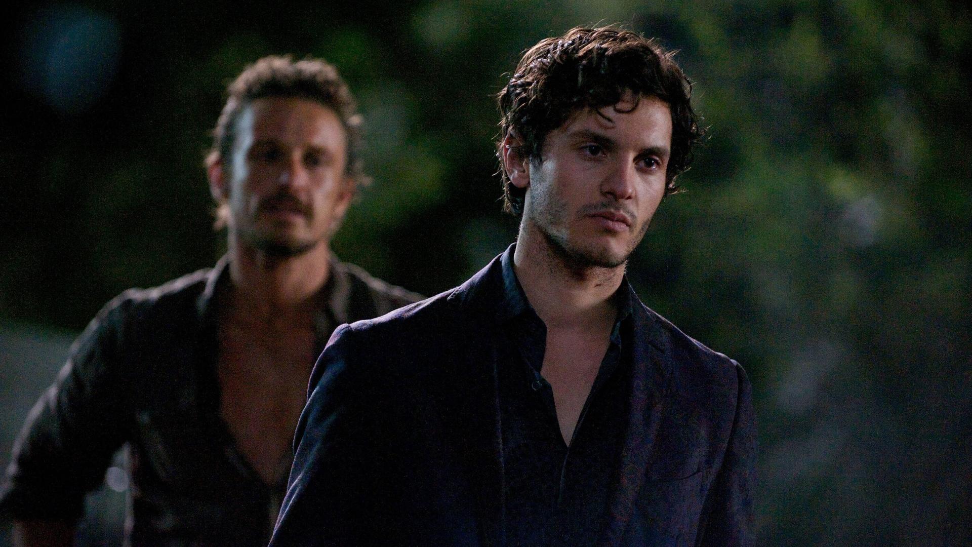 Still from Mis Dos Padres